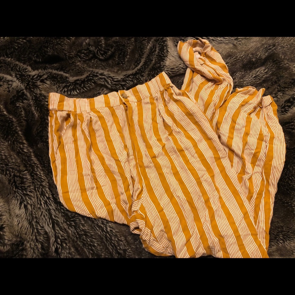 Cotton on yellow pinstripe flowy fogger pants 10